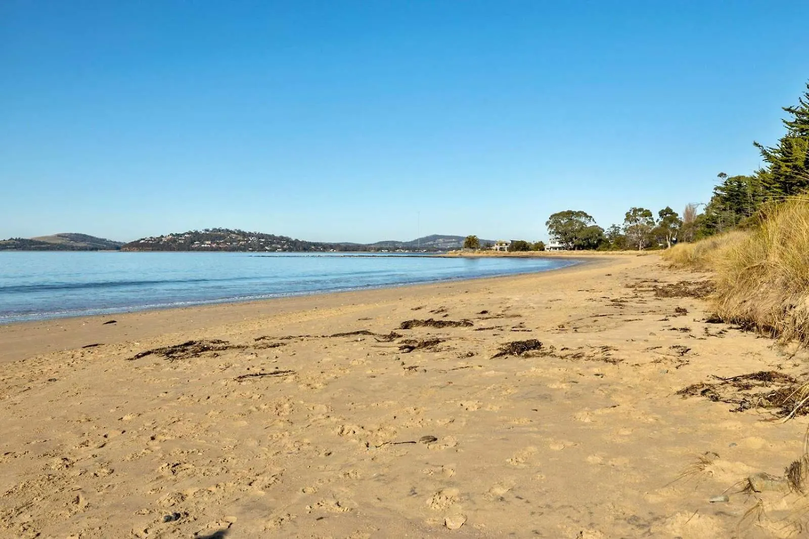 Beachfront Holiday Home Close To Airport Lauderdale